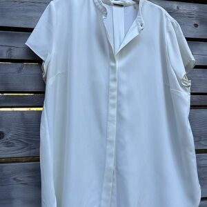 ElieTahari Woman’s elegant blouse